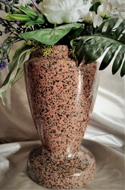 vase en granit rose 2